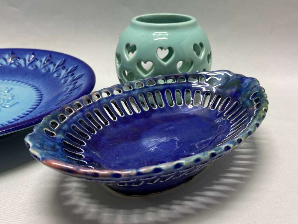 Предметы интерьера тарелка, конфетница, подсвечник керамика