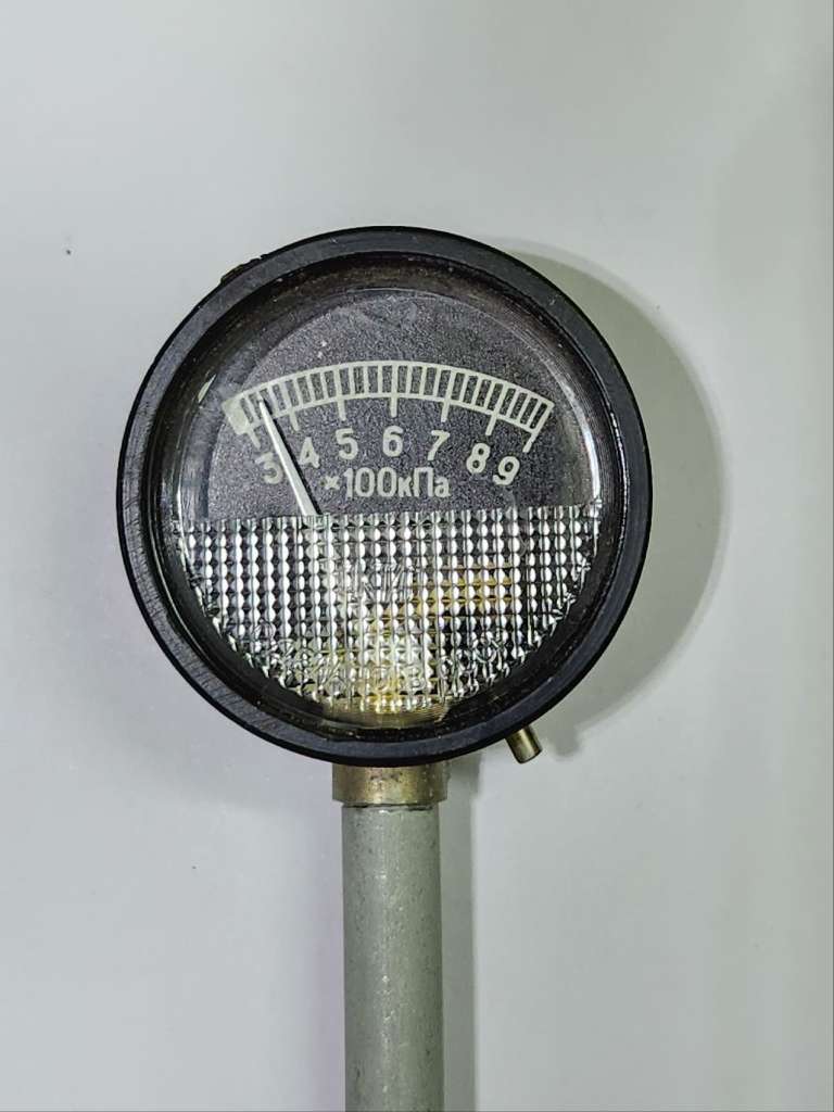 Манометр МД 227 с чехлом