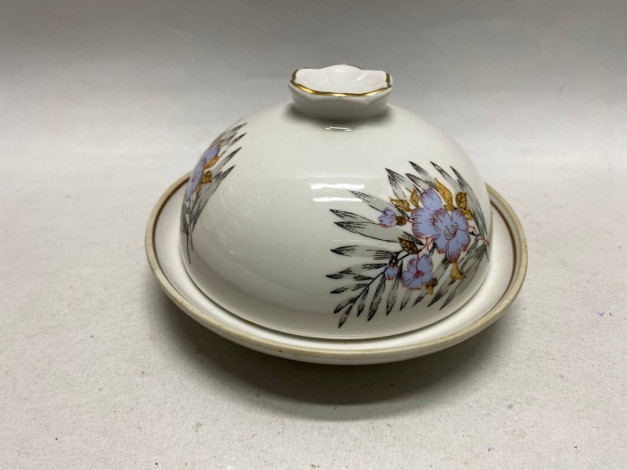 Масленка с крышкой фарфор Барановка