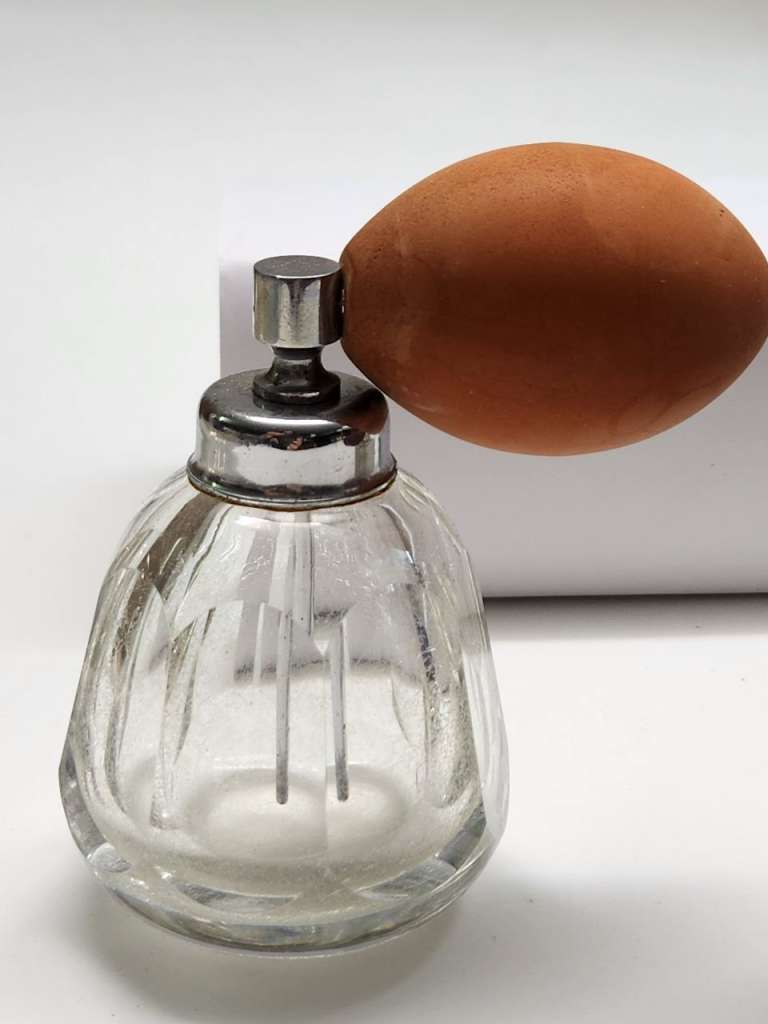 Флаконы для духов ретро старинные стекло 2 штуки