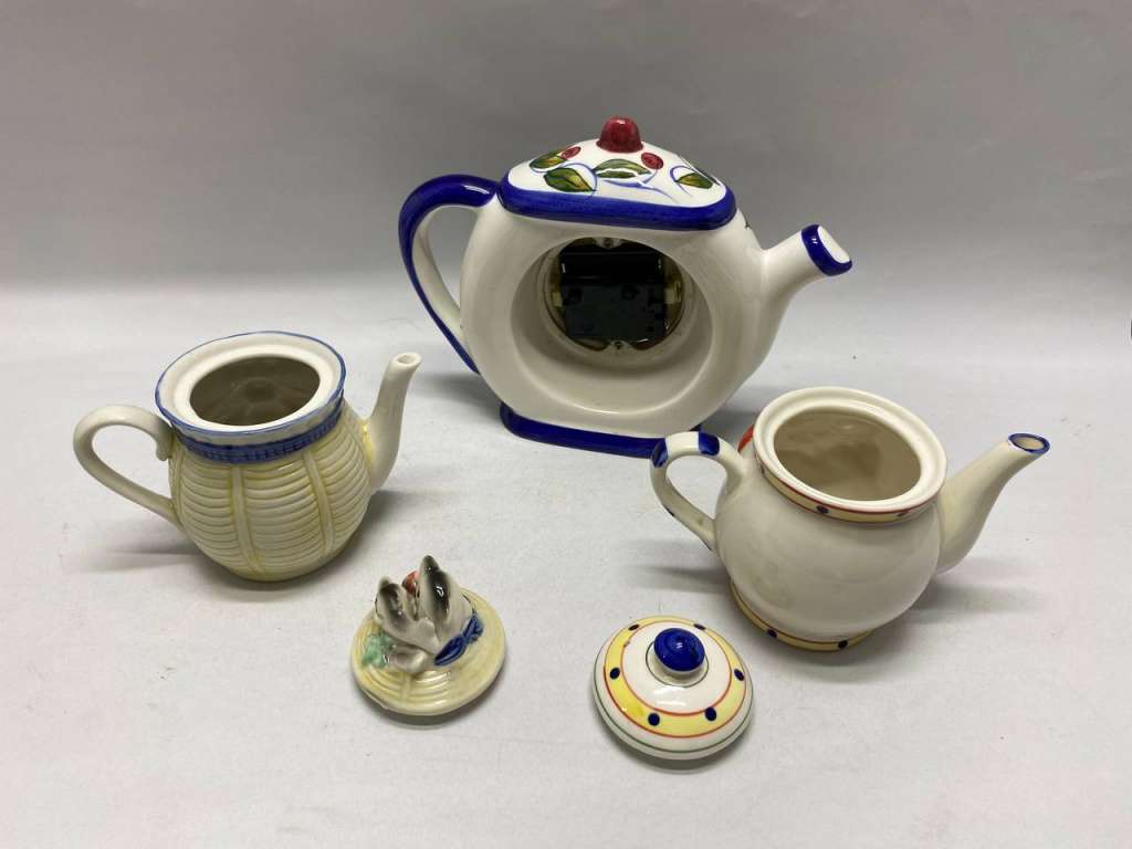 Набор чайников3 шт, керамика (состояние на фото)