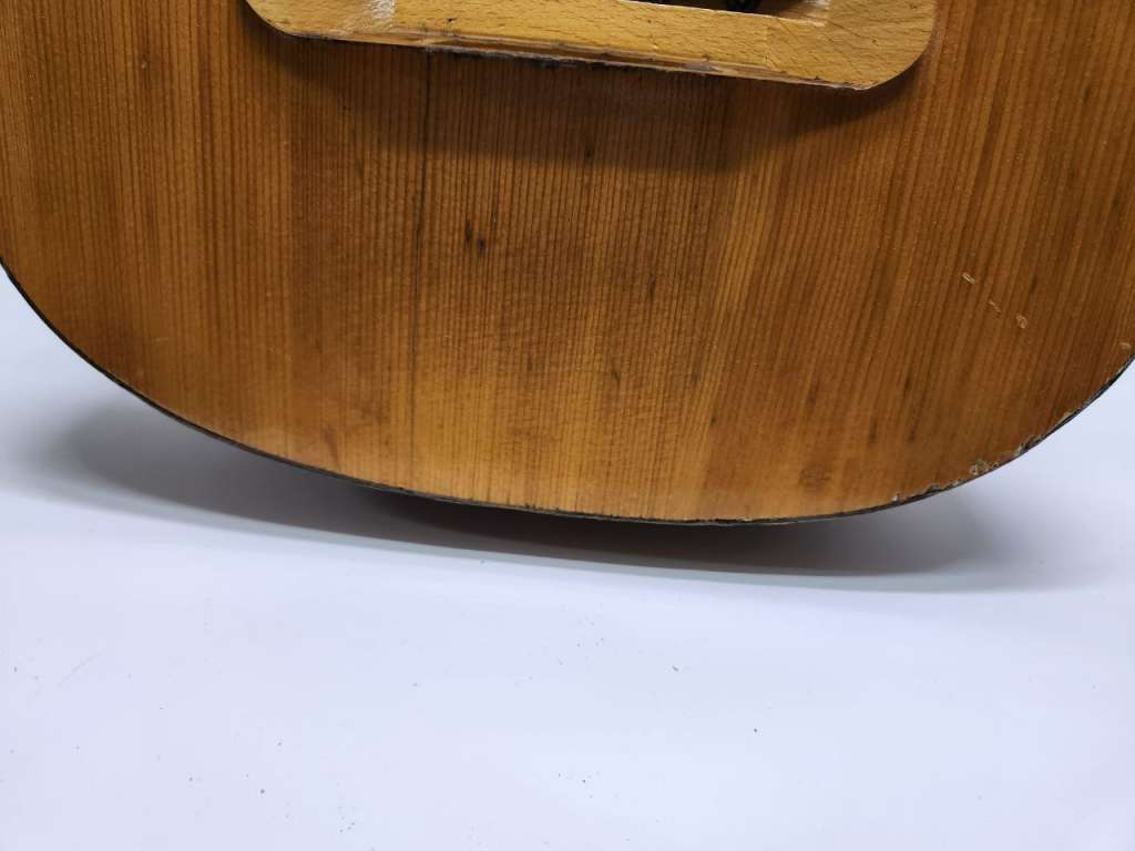 Гитара акустическая шестиструнная