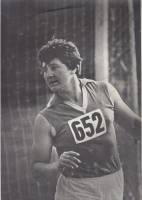 Фотография "Н. Чижова-легкоатлетка, чемпионка Игр ХХ Олимпиады в толкании ядра" (сост. на фото)