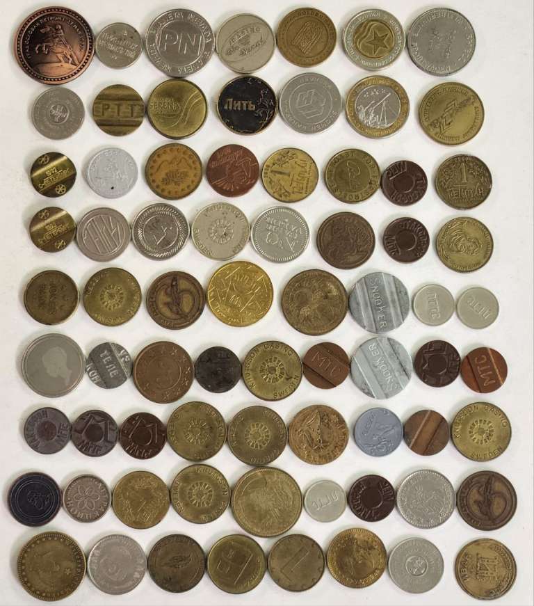 Жетоны разные коллекция 73 штуки