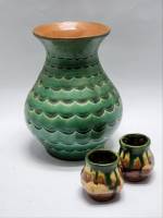 Набор Ваза зеленая и две маленькие парные вазочки керамика