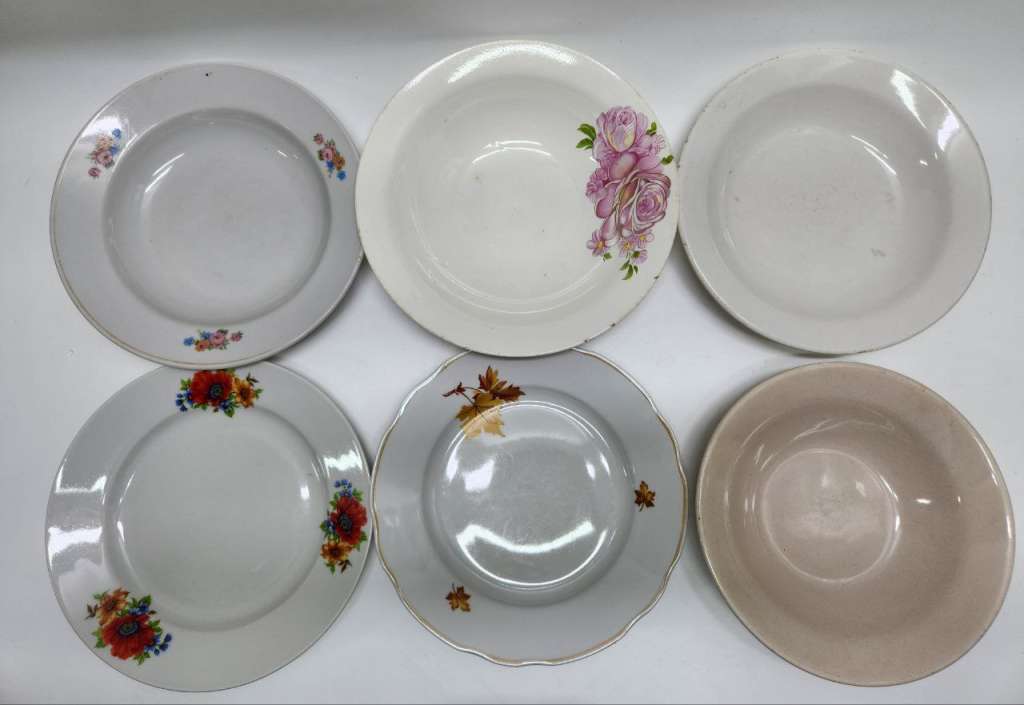 Тарелки суповые и десертные 13 штук разные