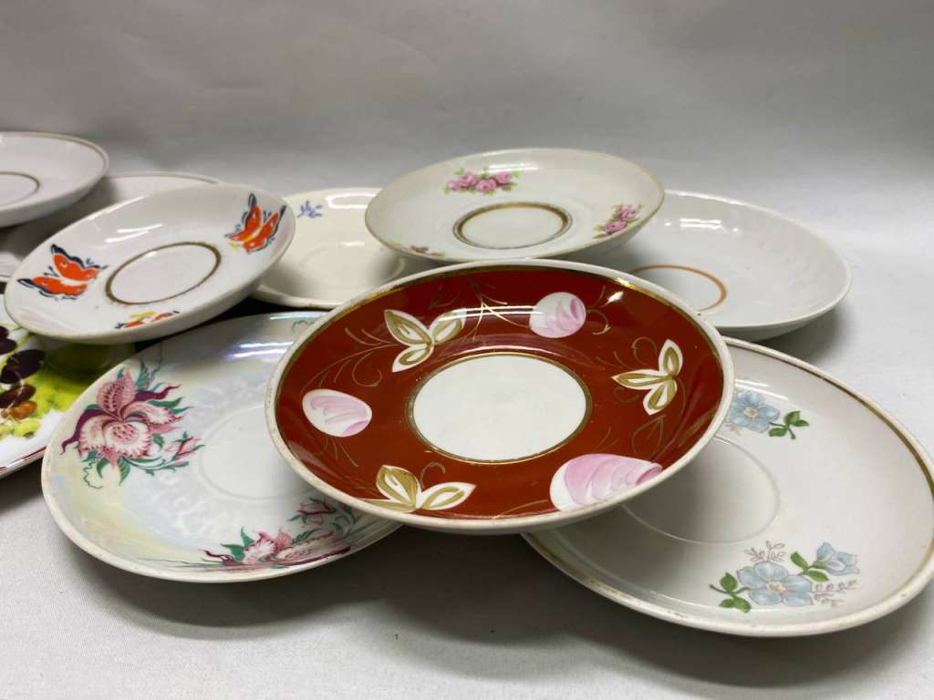 Блюдца чайные 13 шт, разный дизайн