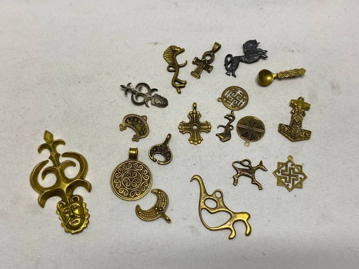 Копии древних амулетов 18 шт, бронза, серебро