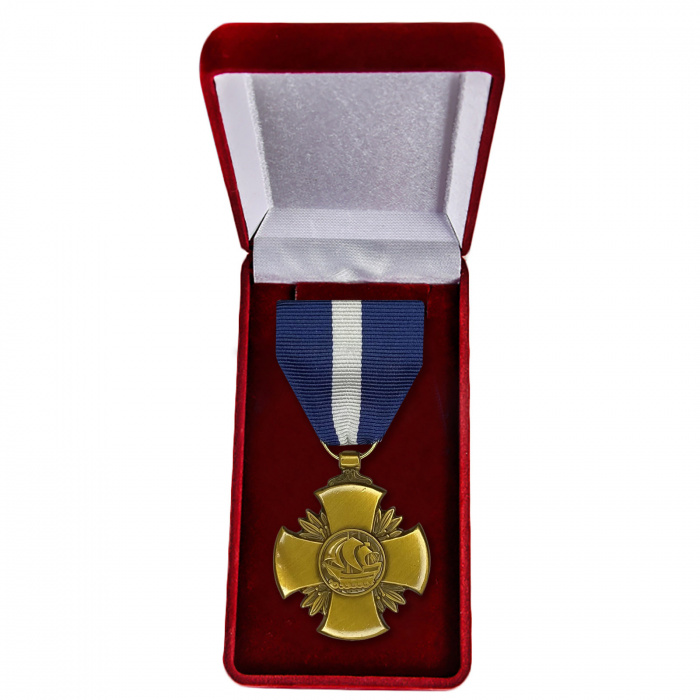 Копия: Медаль  &quot;Латунный военно-морской крест США&quot;  в бархатном футляре