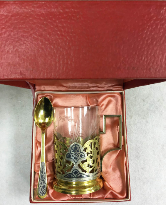 Чайный набор в подарочной упаковке, серебро+позолота 875 пр., 117 гр. (сост. на фото)