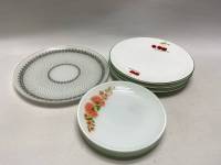 Тарелки десертные, белое стекло с рисунком