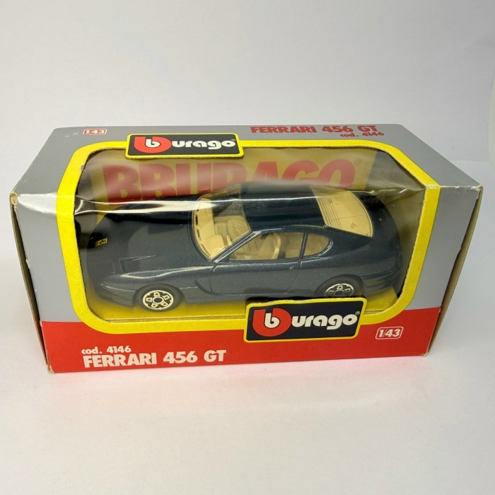 Модель BBurago Ferrari 456 GT в коробке
