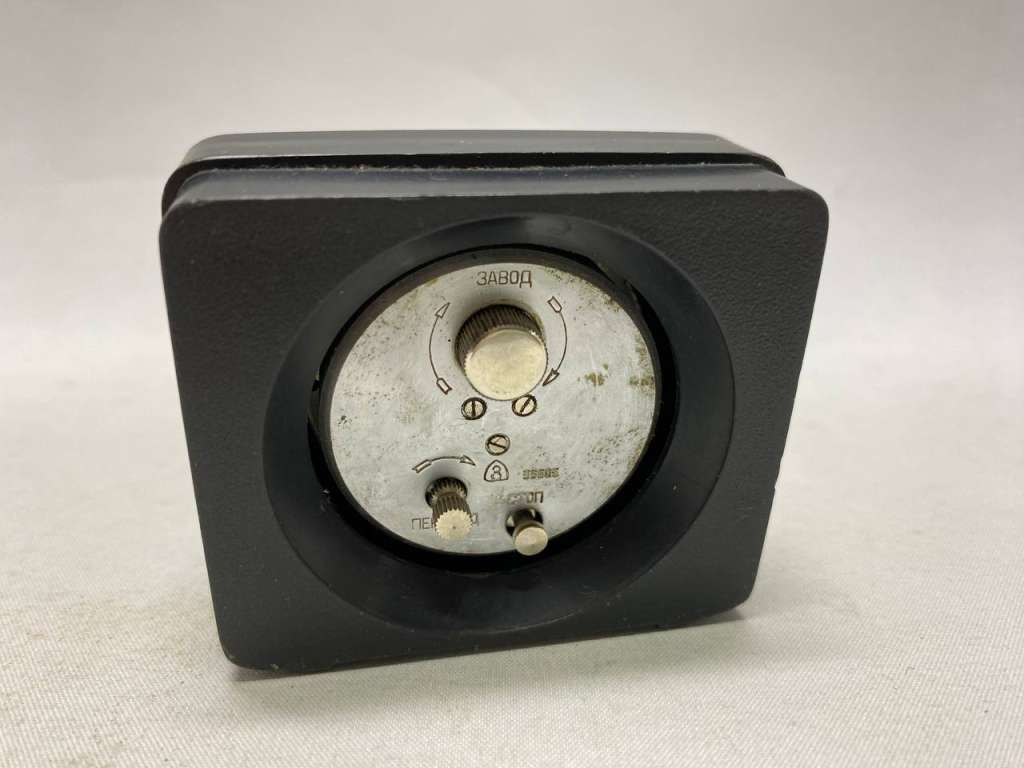 Часы настольные механические Заря СССР на ходу