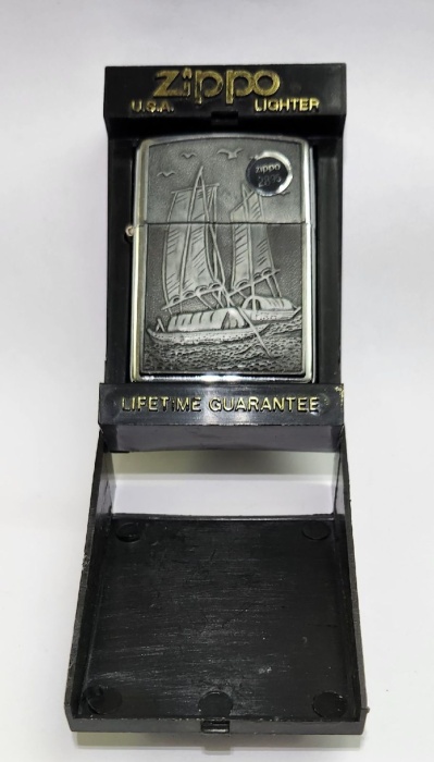 Зажигалка Zippo bradford USA (новая)