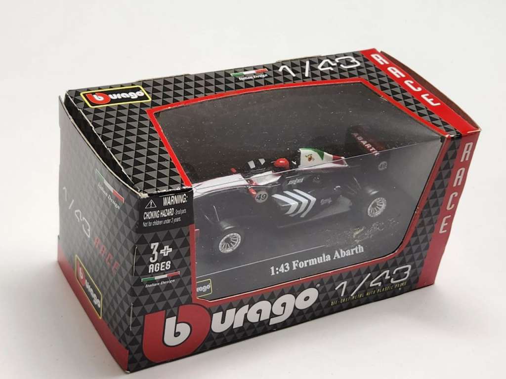 Модель BBurago Formula Abarth в коробке