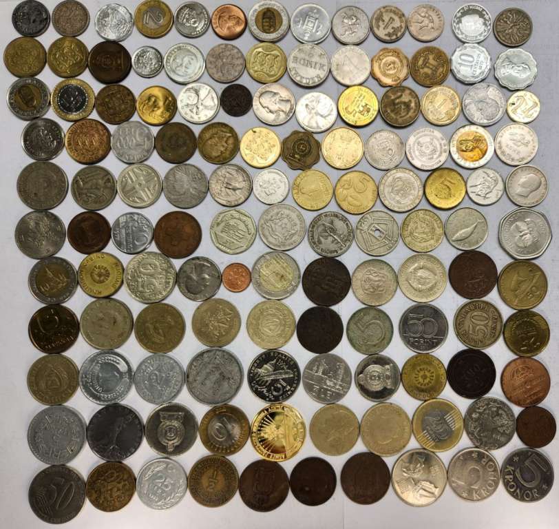 Набор иностранных монет 125 штук