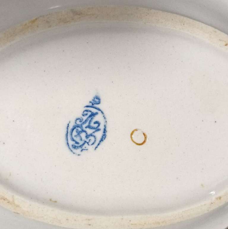 Блюдо "Синяя вишня", Ленинградский завод "Стройфаянс". СССР, 1970-е гг, фаянс (сост. на фото)