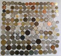 Набор иностранных монет 159 штук