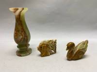 Ваза из оникса 14,5 см и 2 фигурки рыбка и лебедь оникс