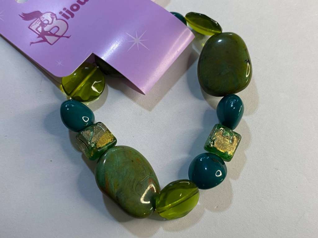 Часы наручные Swatch и два браслета