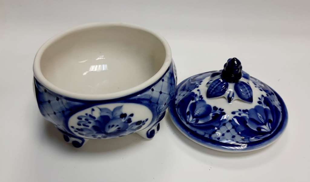 Сахарница &quot;Цветок&quot;, фарфор, гжель.