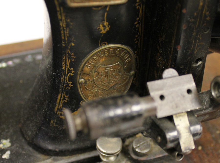 Швейная машинка Junker & Ruh, Германия, конец XIX века (см. фото)