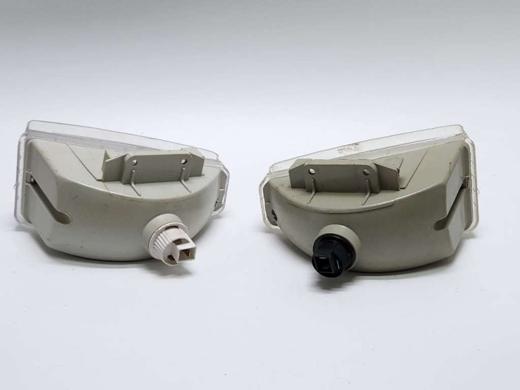 Фары 2 штуки пластик 