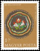(1968-066) Марка Венгрия "Тарелка"    День почтовой марки. Шедевры керамики III Θ