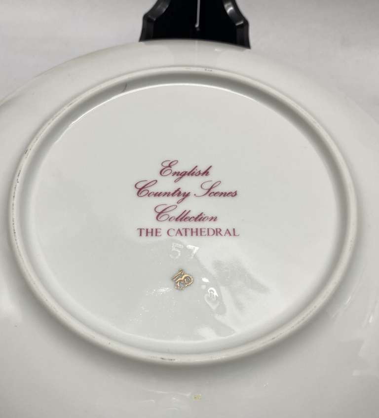 Тарелка декоративная Англия, на подставке