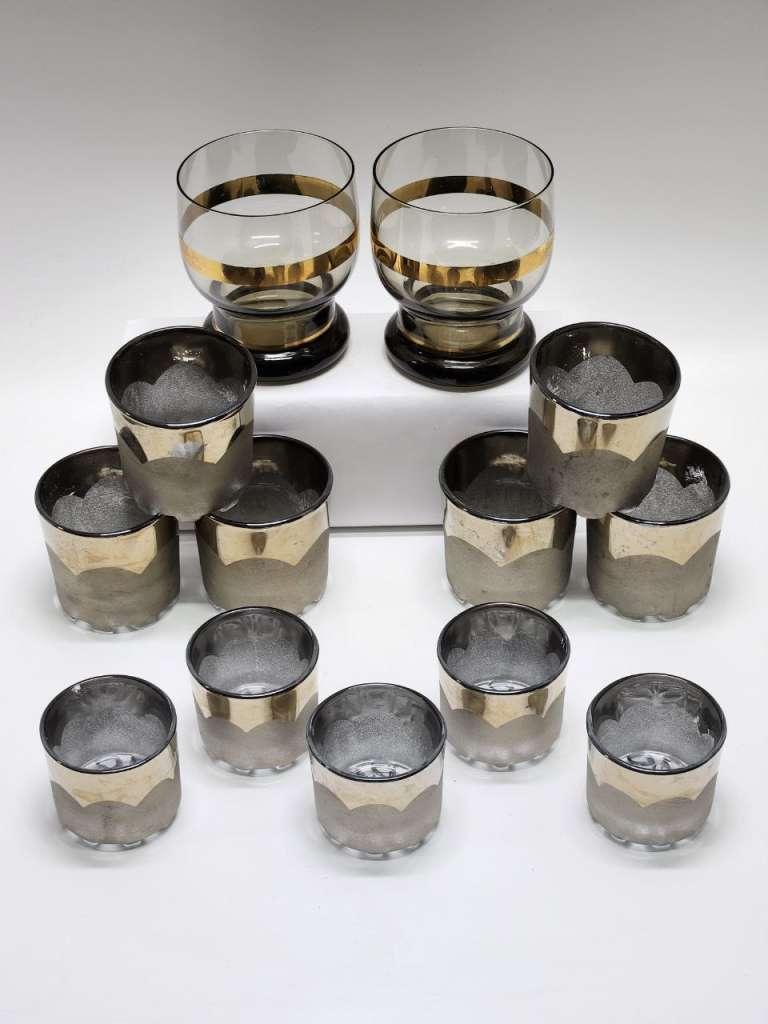Стопки и бокалы стекло напыление отделка золого цвета 13 штук