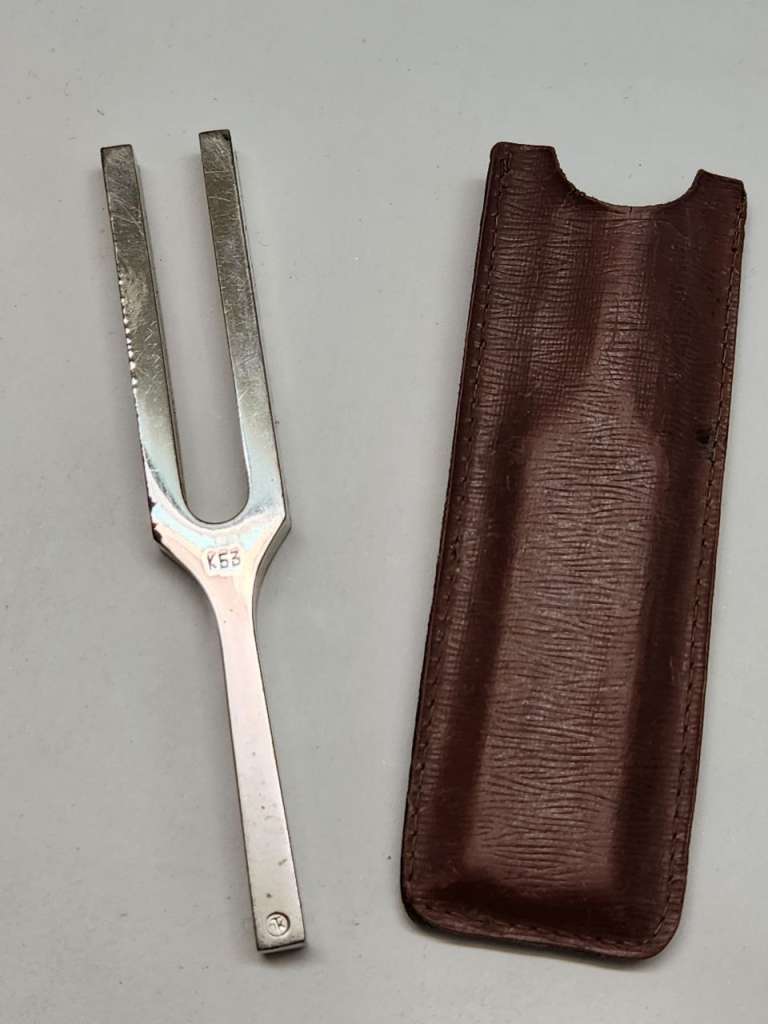 Камертон C 3 К53 СССР в футляре