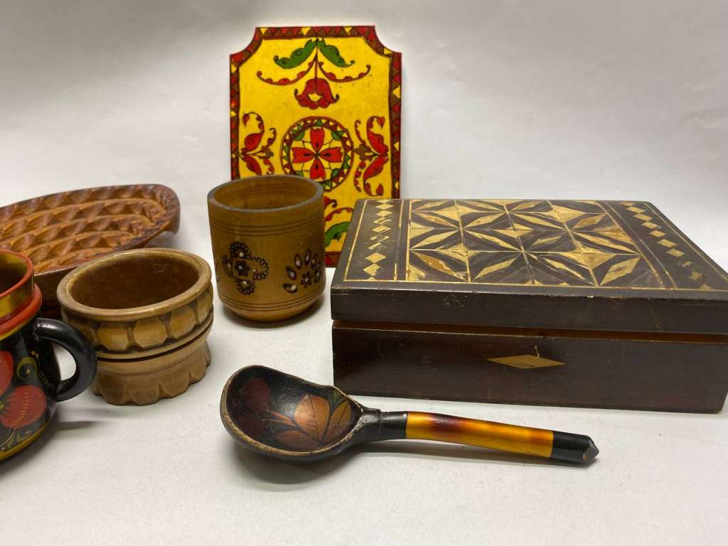 Сувениры из дерева стаканы, шкатулка, ладья, ложка