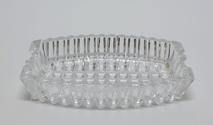 Пепельница, стекло (сост. на фото)