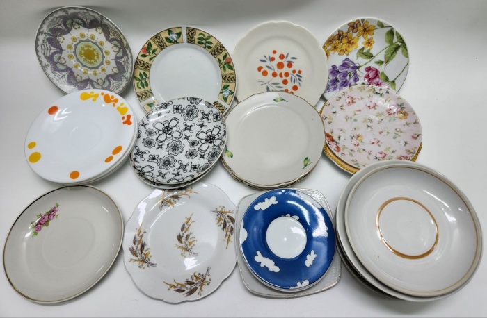 Блюдца чайные кофейные 29 штук разные 