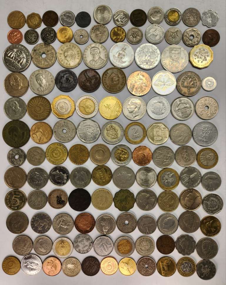 Набор иностранных монет 120 штук