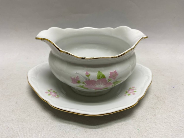 Соусник фарфоровый на подставке Чехия