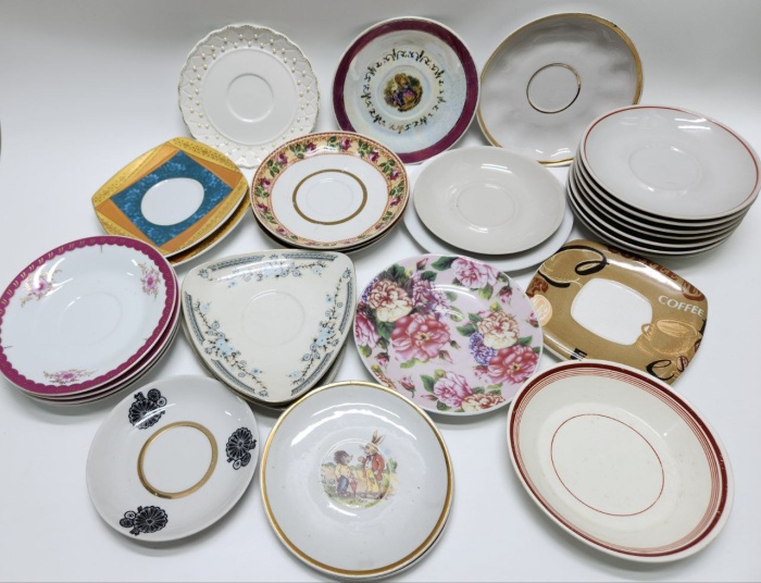 Блюдца чайные 30 штук разные 