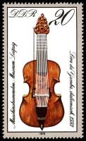 (1979-063) Марка Германия (ГДР) "Лира да гамба (1592)"    Музыкальные инструменты III Θ