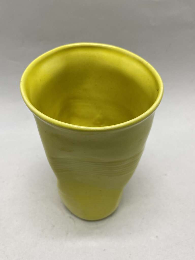Стакан керамический "мятый" яркий желтый прикольный