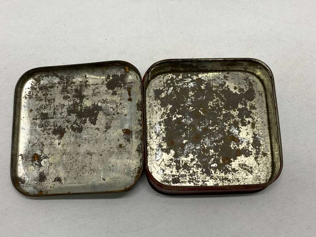 Жестяная банка Госпищетрест Ленинград Монпасье Б. Ландрин