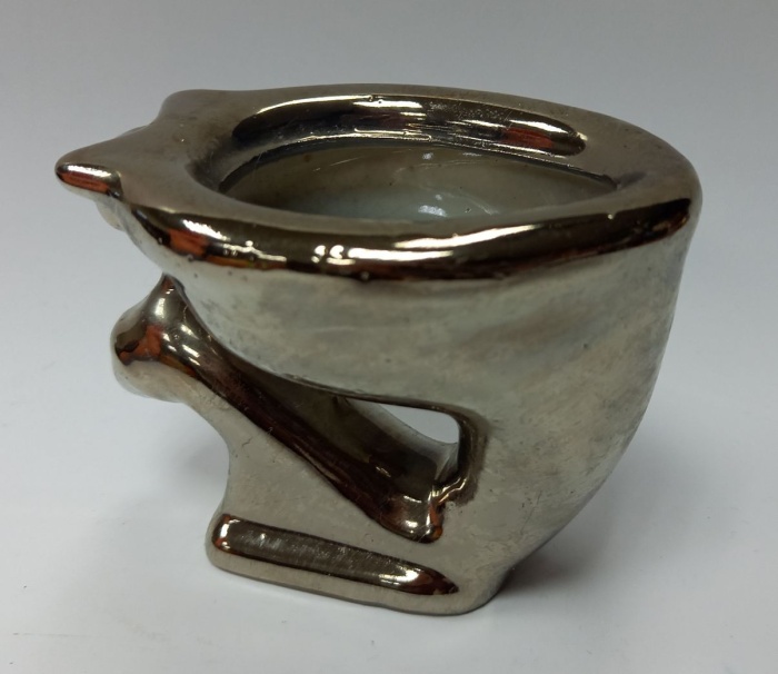 Пепельница &quot; Золотой унитаз&quot; керамика (сост на фото)