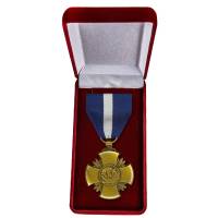 Медаль  Латунный военно-морской крест США  в бархатном футляре