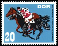 (1967-060) Марка Германия (ГДР) "Скачки"    Лошади III Θ