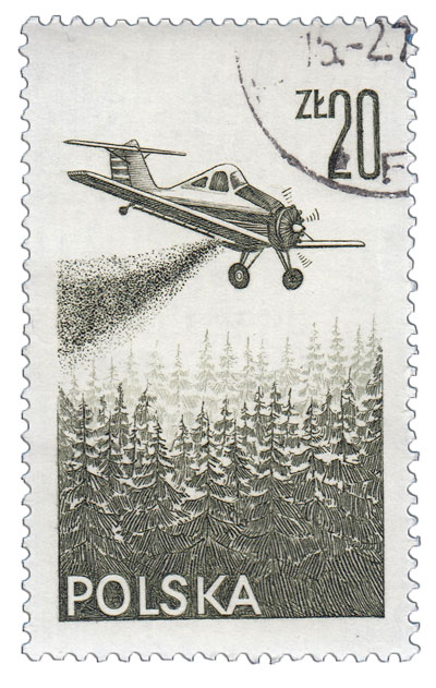 (1977-002) Марка Польша "Самолет PZL-106A Kruk"    Современная авиация II &Theta;