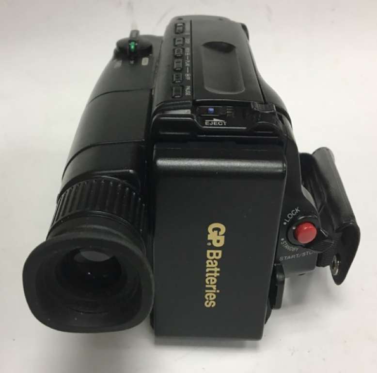 Видеокамера SONY Handycam video 8, с аккумулятором и инструкцией (сост. на фото)