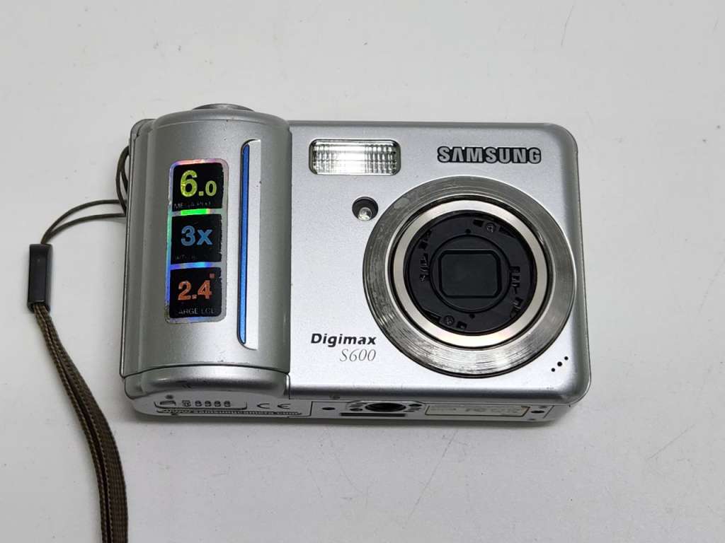 Фотоаппарат цифровой Samsung Digimax S600  Китай  Рабочий