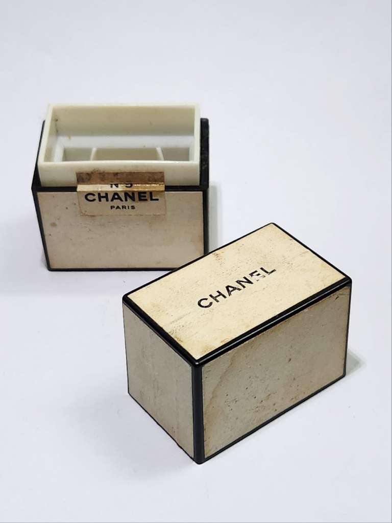 Коробка от духов Chanel №5  оригинал Париж