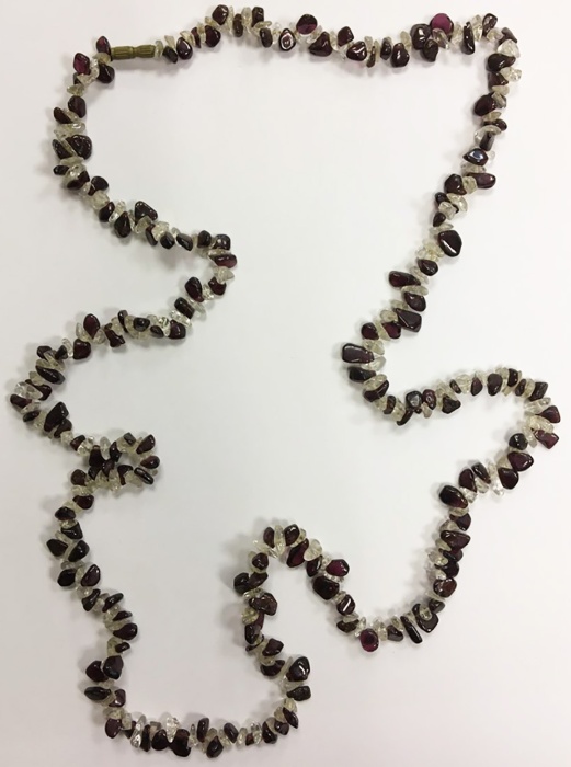 Бусы (сост. на фото)