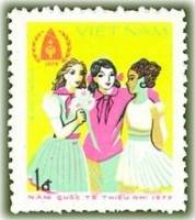 (1979-037) Марка Вьетнам "Девушки разных рас"    Международный год детей III Θ