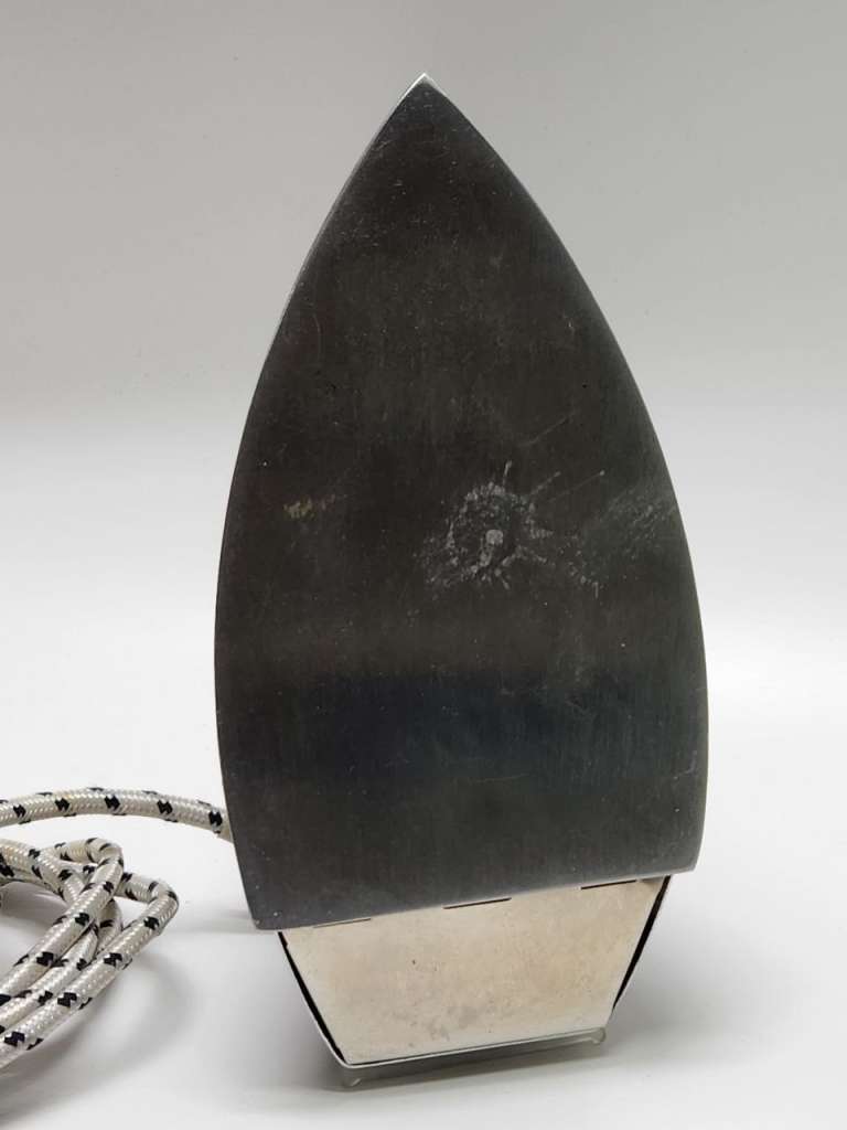 Утюг электрический УТ 1000-1.2 рабочий новый